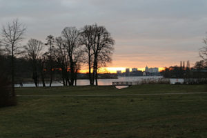 Kleine vorweihnachtliche Wanderung durch den Park Babelsberg @ Glienicker Brücke / Berliner Seite an der Steinbank
